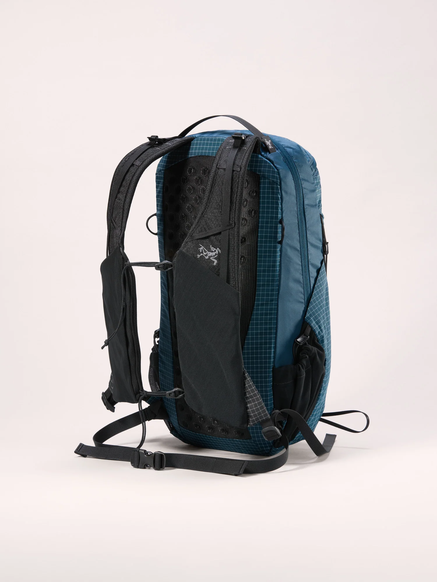 Aerios 18 Backpack - Image 7